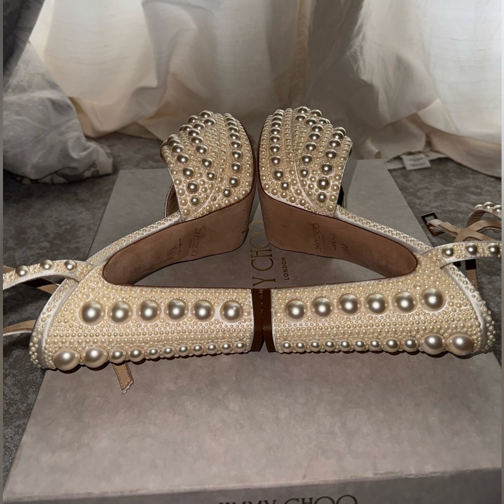 Jimmy Choo Pearl Embellished White Bridal Heels size 38 - Picture 9 of 16